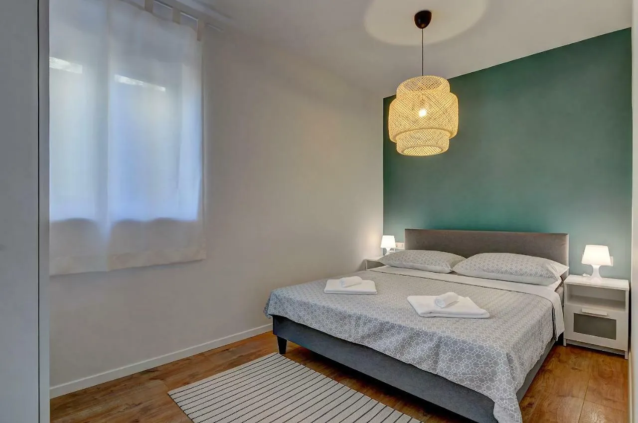 Apartman D Pola